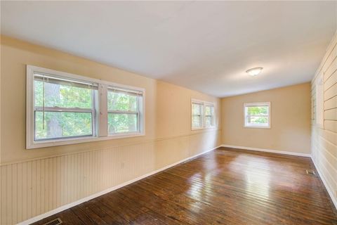 Single Family Residence in Woodstock GA 504 N Little Victoria Road 8.jpg