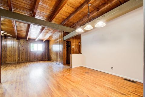 Single Family Residence in Woodstock GA 504 N Little Victoria Road 12.jpg