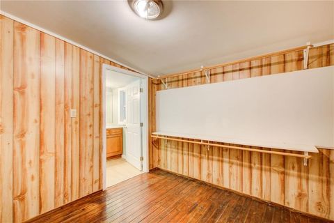 Single Family Residence in Woodstock GA 504 N Little Victoria Road 9.jpg