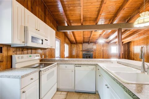 Single Family Residence in Woodstock GA 504 N Little Victoria Road 4.jpg