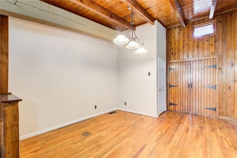 Single Family Residence in Woodstock GA 504 N Little Victoria Road 7.jpg