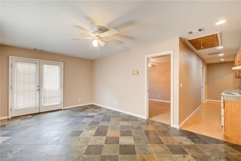 Single Family Residence in Woodstock GA 504 N Little Victoria Road 30.jpg
