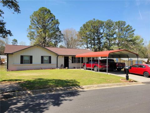 Single Family Residence in Morrow GA 6071 Deerfield Court.jpg