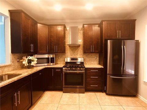 Townhouse in Johns Creek GA 4645 Valais Court #10 6.jpg