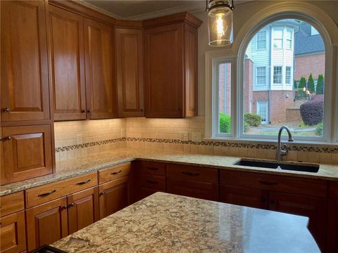 Single Family Residence in Alpharetta GA 870 Thornberry Drive 16.jpg