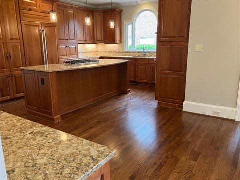 Single Family Residence in Alpharetta GA 870 Thornberry Drive 10.jpg