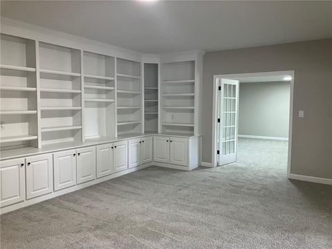 Single Family Residence in Alpharetta GA 870 Thornberry Drive 40.jpg