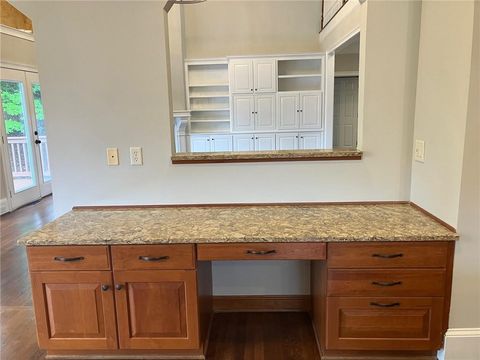 Single Family Residence in Alpharetta GA 870 Thornberry Drive 18.jpg