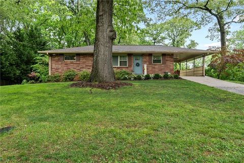Single Family Residence in Atlanta GA 2337 Elmwood Circle.jpg
