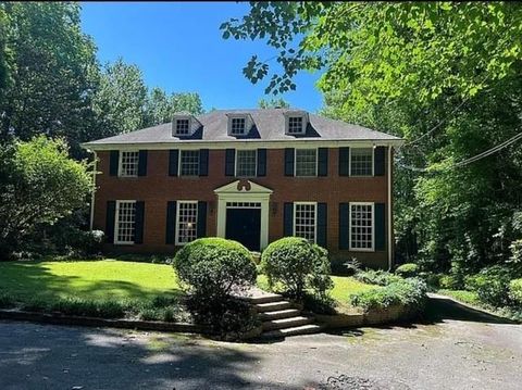 Single Family Residence in Atlanta GA 956 W WESLEY Road.jpg