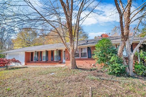 Single Family Residence in Lithia Springs GA 831 Sinyard Road.jpg