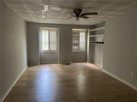 Single Family Residence in Roswell GA 150 N Pond Court 9.jpg