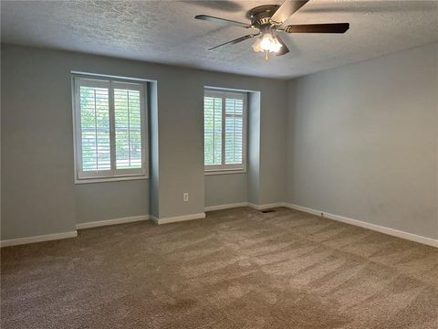 Single Family Residence in Roswell GA 150 N Pond Court 6.jpg