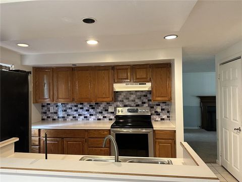 Single Family Residence in Roswell GA 150 N Pond Court 3.jpg
