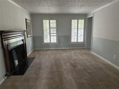 Single Family Residence in Roswell GA 150 N Pond Court 2.jpg
