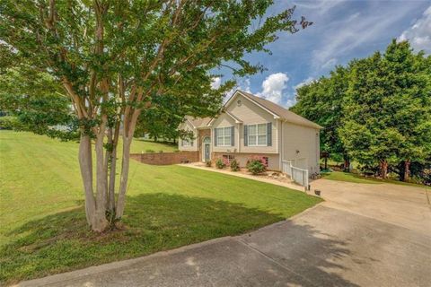 Single Family Residence in Social Circle GA 75 Puppy Chase.jpg