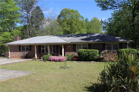 Single Family Residence in Marietta GA 1646 Hurt Road.jpg