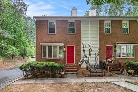 Townhouse in Roswell GA 450 High Creek Trace.jpg