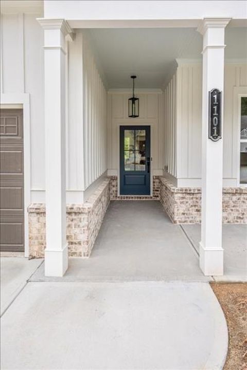 Single Family Residence in Woodstock GA 1101 Cooks Farm Way 9.jpg