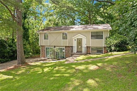 Single Family Residence in Stone Mountain GA 4690 Big Valley Court.jpg