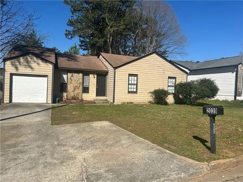 Single Family Residence in Lithonia GA 2039 Corners Circle.jpg
