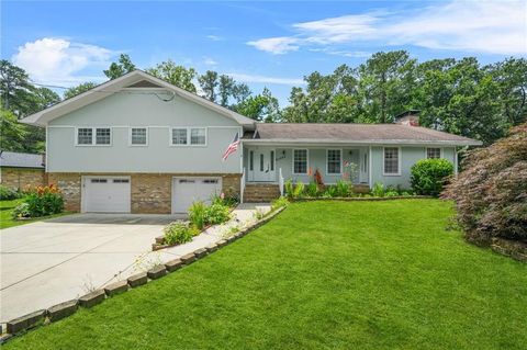 Single Family Residence in Marietta GA 2864 Saint Andrews Way.jpg