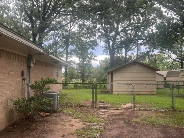 135 46 St, Paris, TX 75460