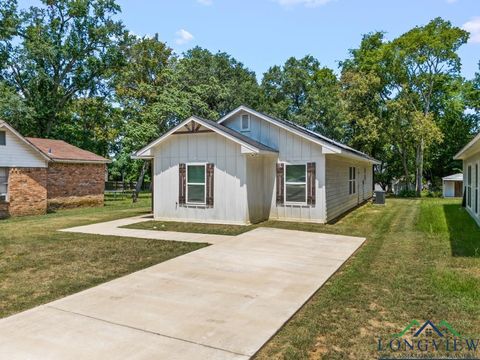 Single Family Residence in Tyler TX 1919 W Jackson St.jpg