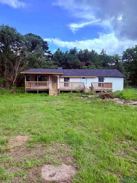 Single Family Residence in Gilmer TX 727 Fm 2088.jpg