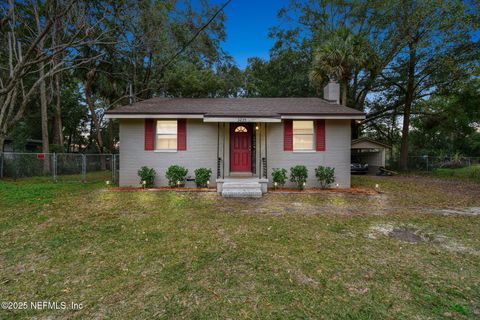 Single Family Residence in Jacksonville FL 3235 HICKORYNUT Street.jpg