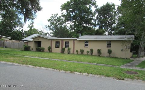 Single Family Residence in Jacksonville FL 1261 KNOBB HILL Drive.jpg