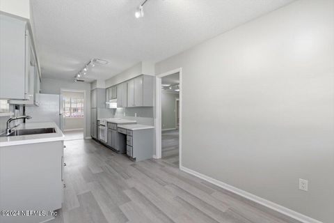 Single Family Residence in Jacksonville FL 916 GROVE PARK Court 16.jpg