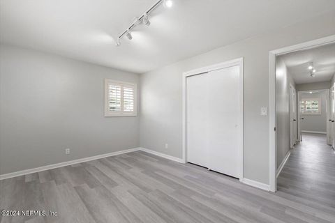 Single Family Residence in Jacksonville FL 916 GROVE PARK Court 34.jpg