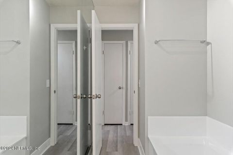 Single Family Residence in Jacksonville FL 916 GROVE PARK Court 39.jpg