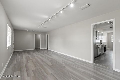 Single Family Residence in Jacksonville FL 916 GROVE PARK Court 10.jpg