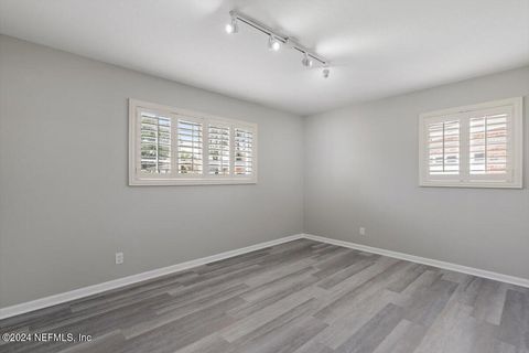 Single Family Residence in Jacksonville FL 916 GROVE PARK Court 33.jpg