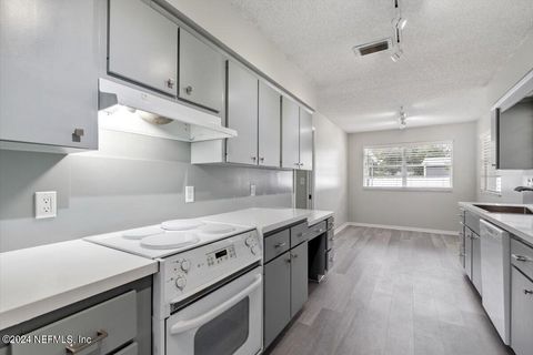 Single Family Residence in Jacksonville FL 916 GROVE PARK Court 15.jpg