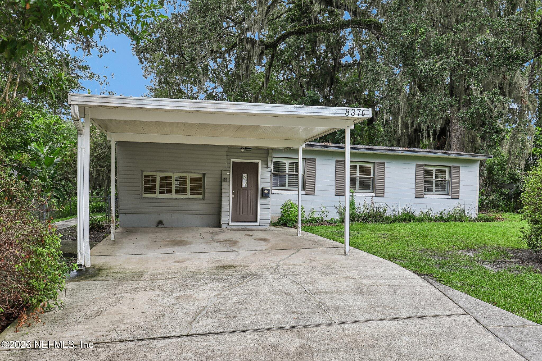 8370 Brackridge Blvd, Jacksonville, FL 32216