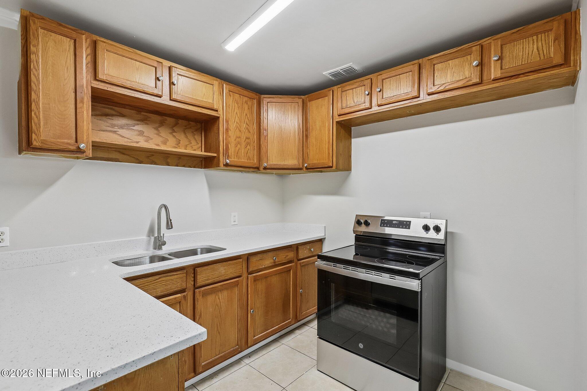 8370 Brackridge Blvd, Jacksonville, FL 32216 photo