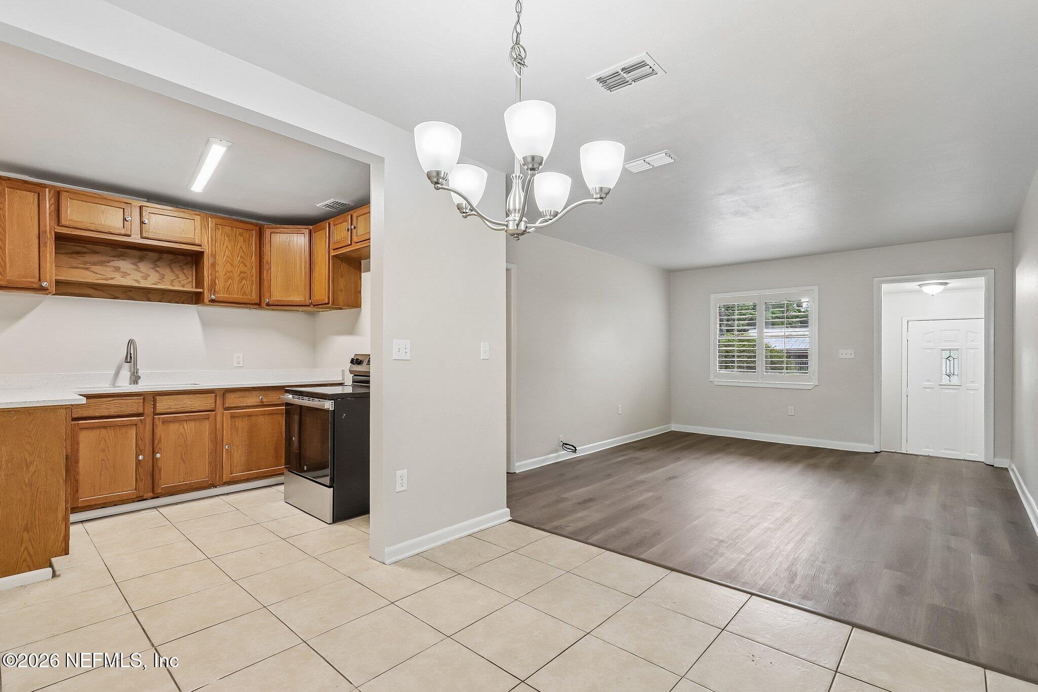 8370 Brackridge Blvd, Jacksonville, FL 32216 photo