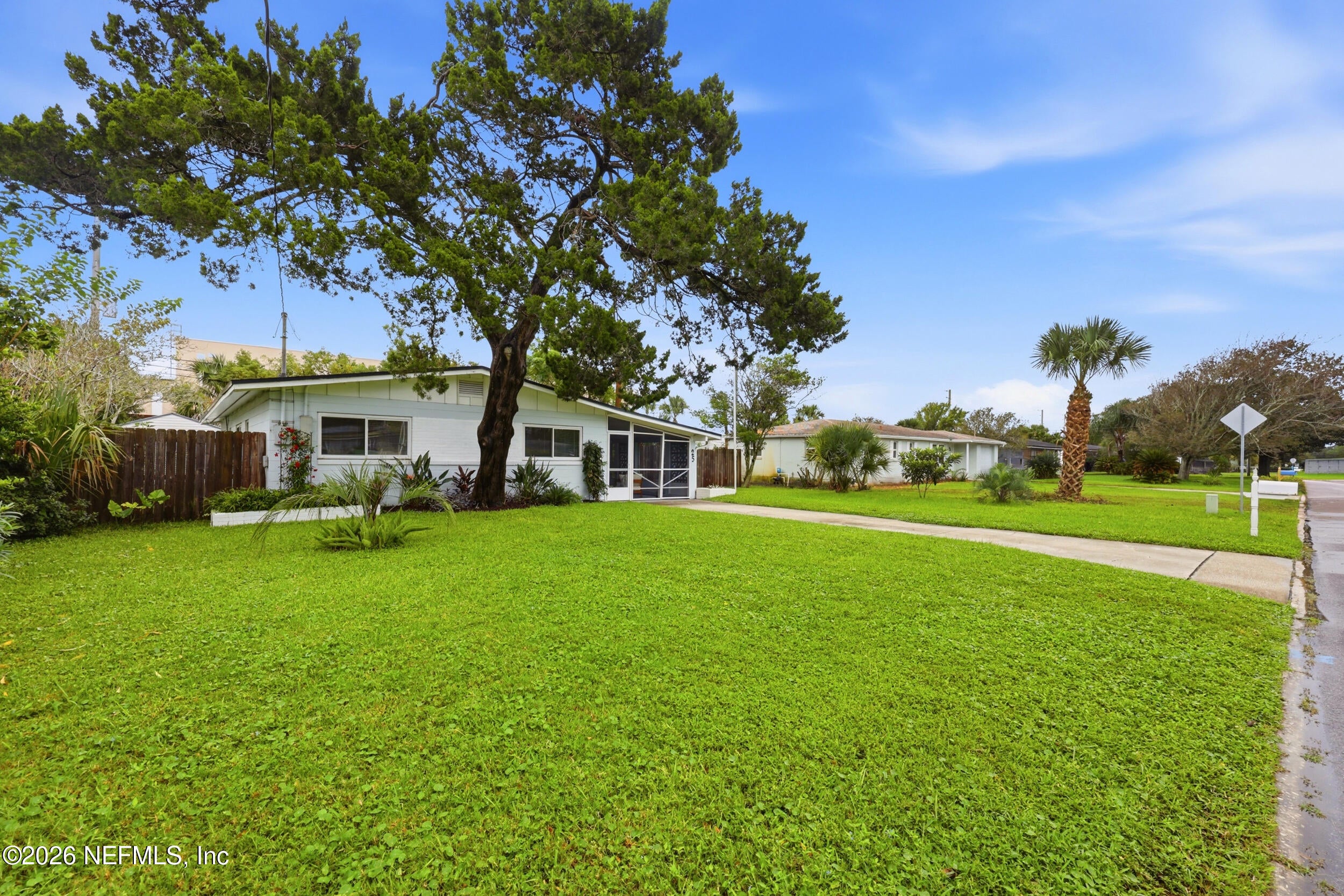 25 Sandra Dr, Jacksonville Beach, FL 32250 photo