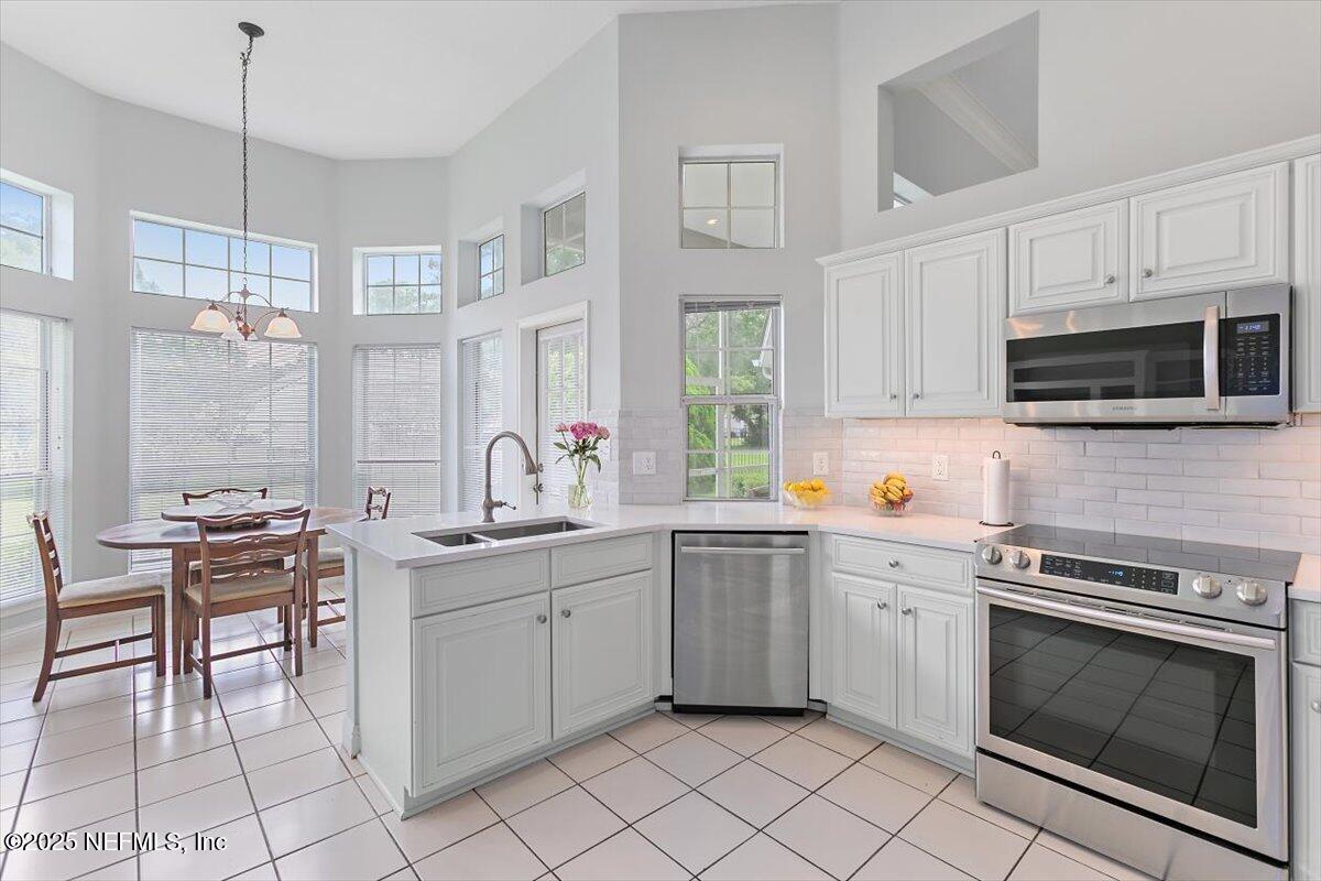 9927 Chelsea Lake Rd, Jacksonville, FL 32256 photo