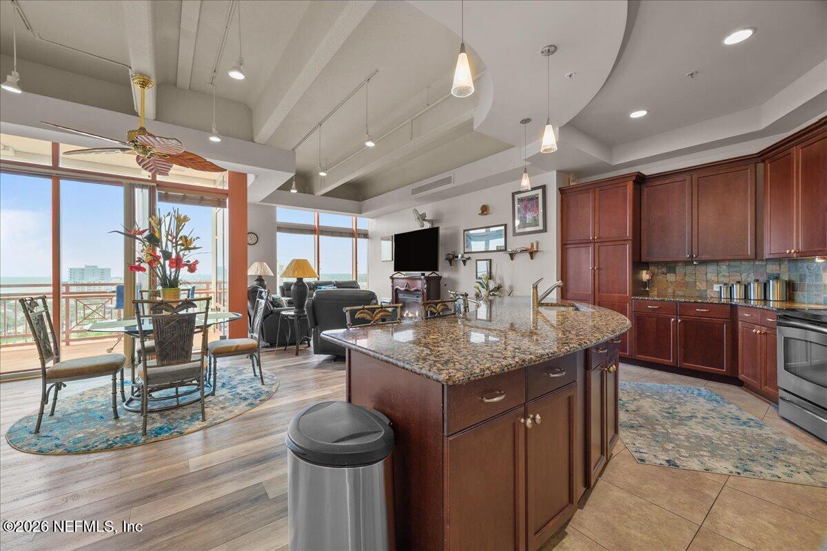 320 1st St, Jacksonville Beach, FL 32250