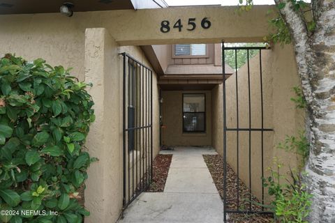 Townhouse in Jacksonville FL 8456 WINDYPINE Lane.jpg