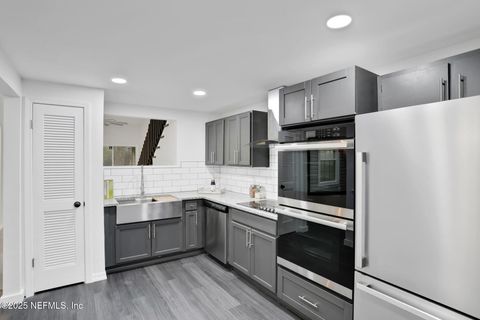Townhouse in Jacksonville FL 12038 ARBOR LAKE Drive.jpg