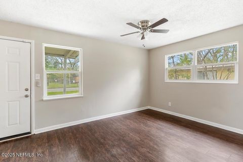 Single Family Residence in Jacksonville FL 3237 PHYLLIS Street.jpg