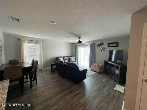 Single Family Residence in Welaka FL 458 RIVER HILL Drive.jpg