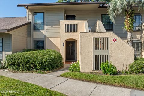 Condominium in Ponte Vedra Beach FL 202 CRANES LAKE Drive.jpg