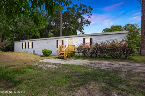 Manufactured Home in Palatka FL 406 CEDAR Avenue.jpg