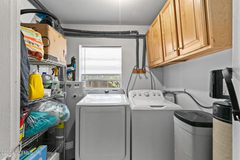Single Family Residence in Jacksonville FL 5937 LORAN Drive 34.jpg